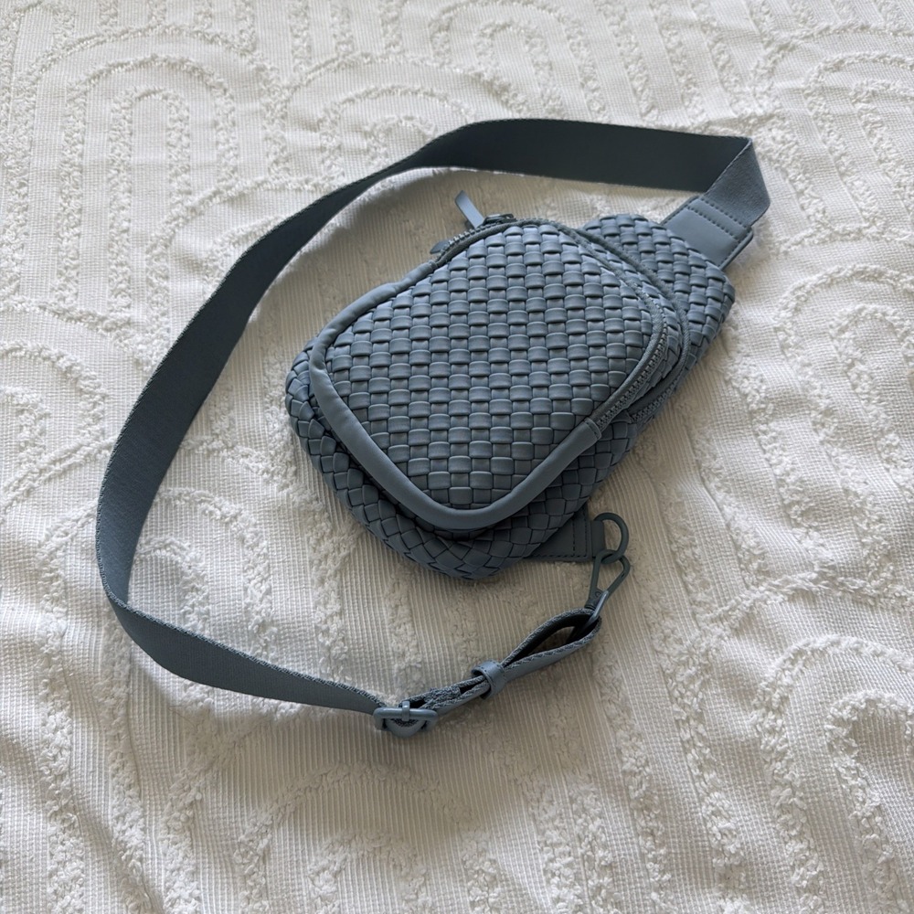 Madison West Women's Light Blue Woven Crossbody Bag Zip Closure NWOT